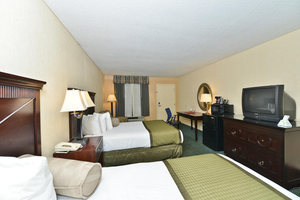 Quality Inn Windsor Mill Room photo