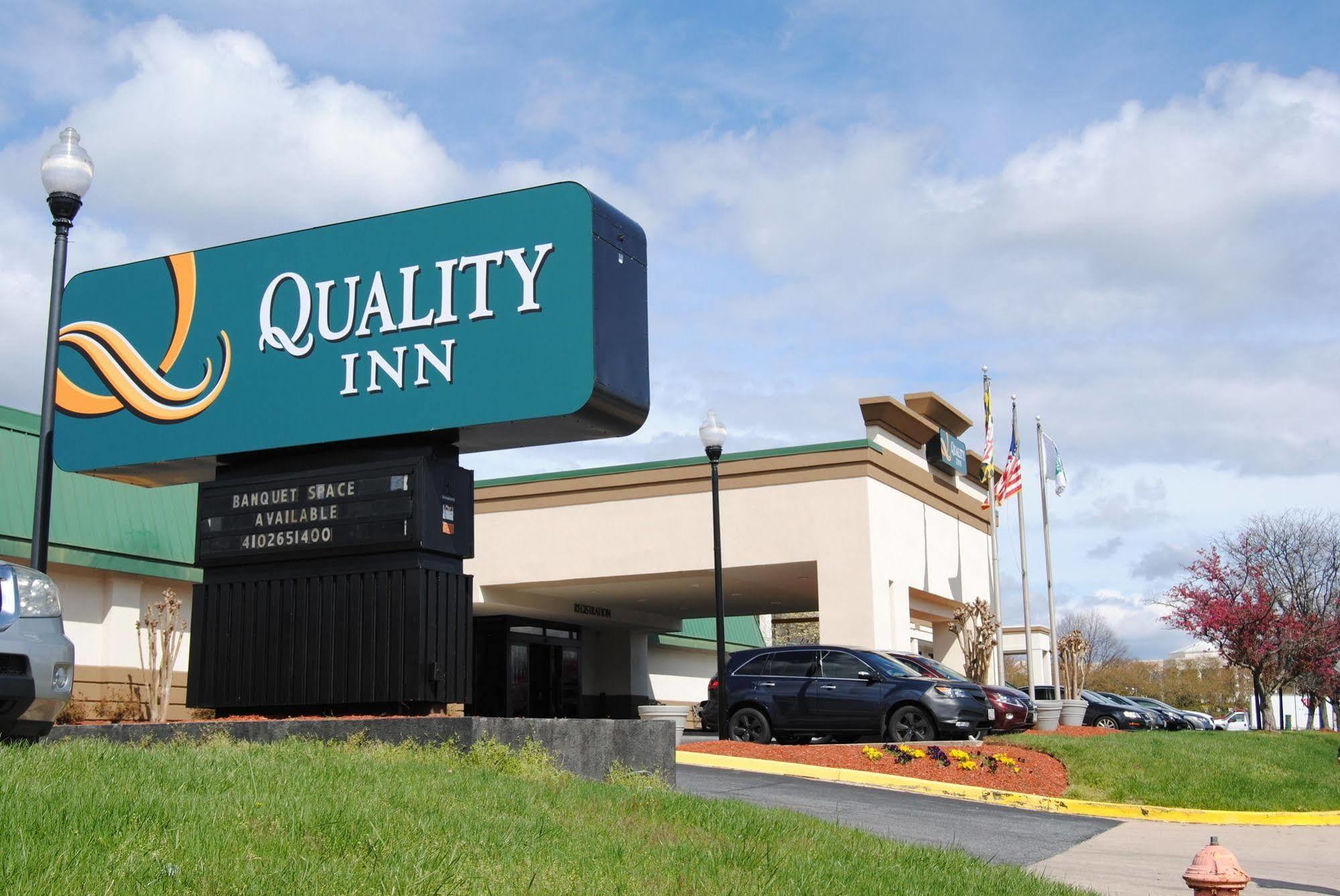 Quality Inn Windsor Mill Exterior photo